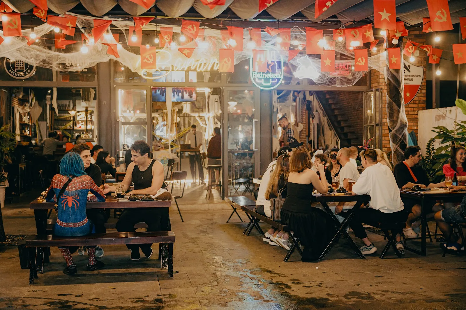 Banana Premium Đà Nẵng – Pub Bia Thủ Công & Nhạc Live Tại Bùi Tá Hán