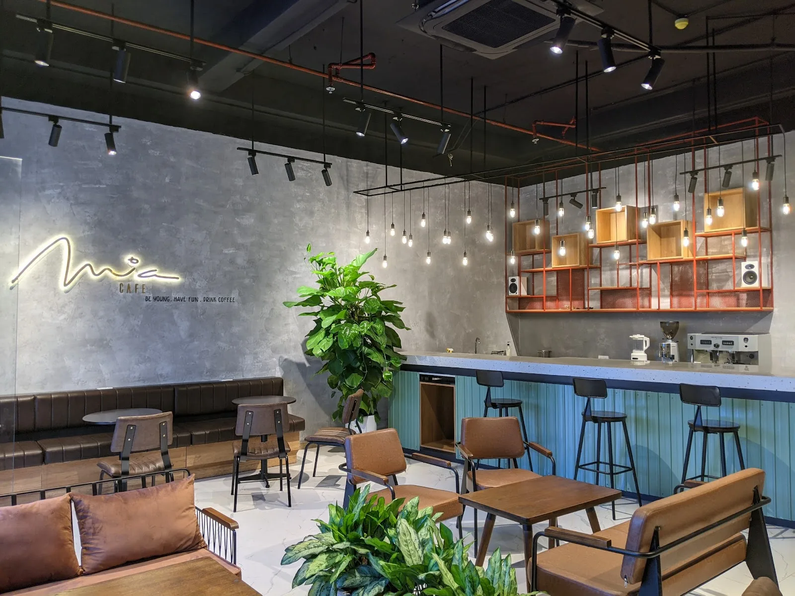 Mia Café Đà Nẵng – Bật Mí Tọa Độ Cà Phê Muối Bình Dân Siêu Mê