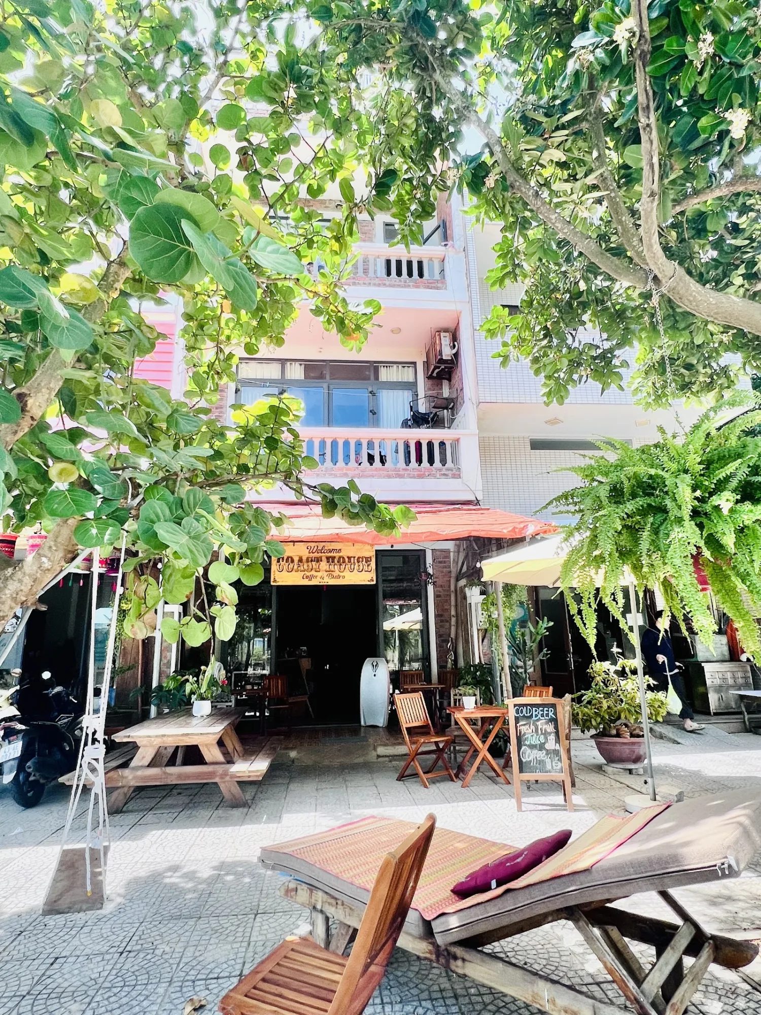 Coast House Homestay - Extremely Chill Affordable Stay Right by the Beach