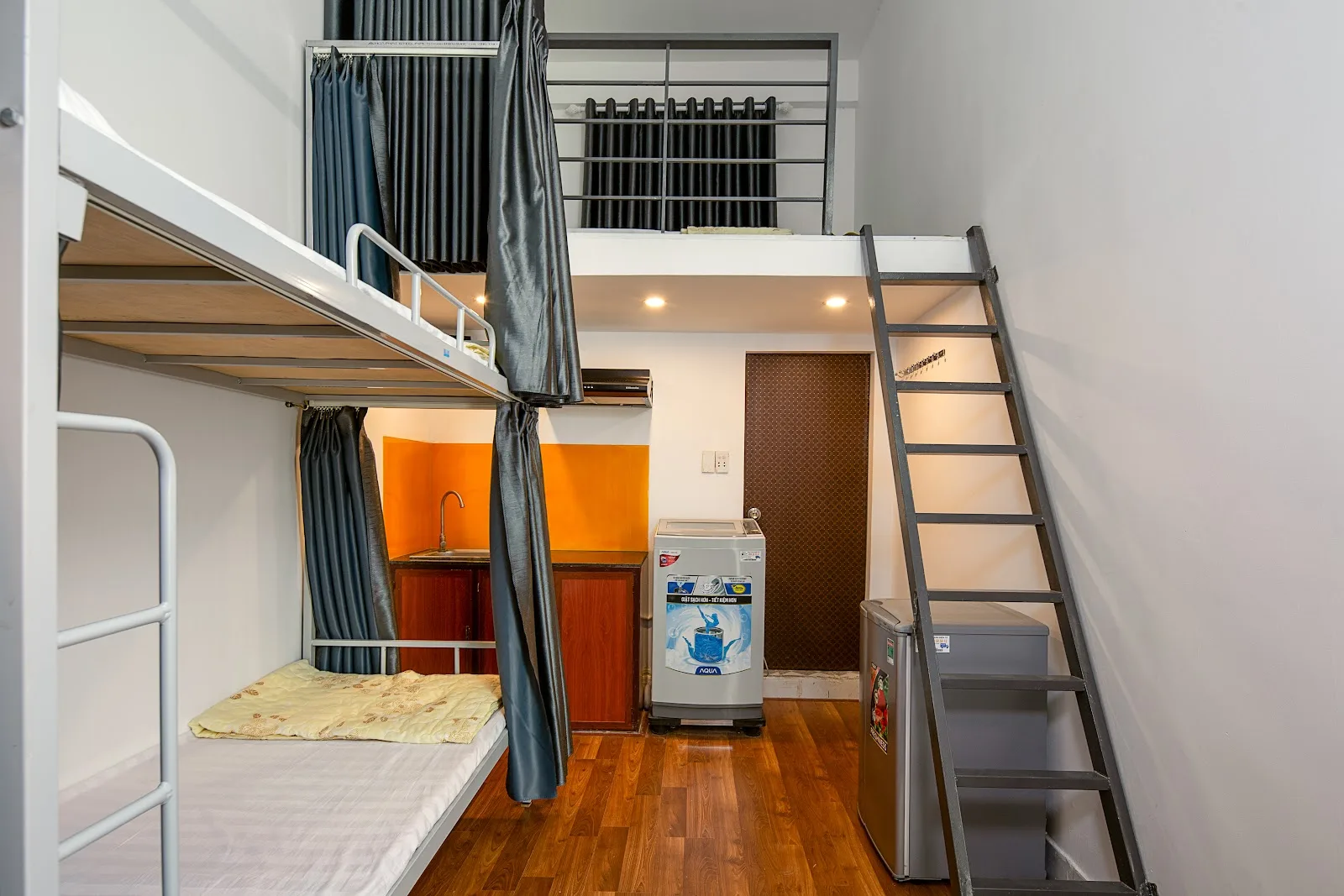 NT House: 4.9-Star Accommodation 100m from My Khe Beach