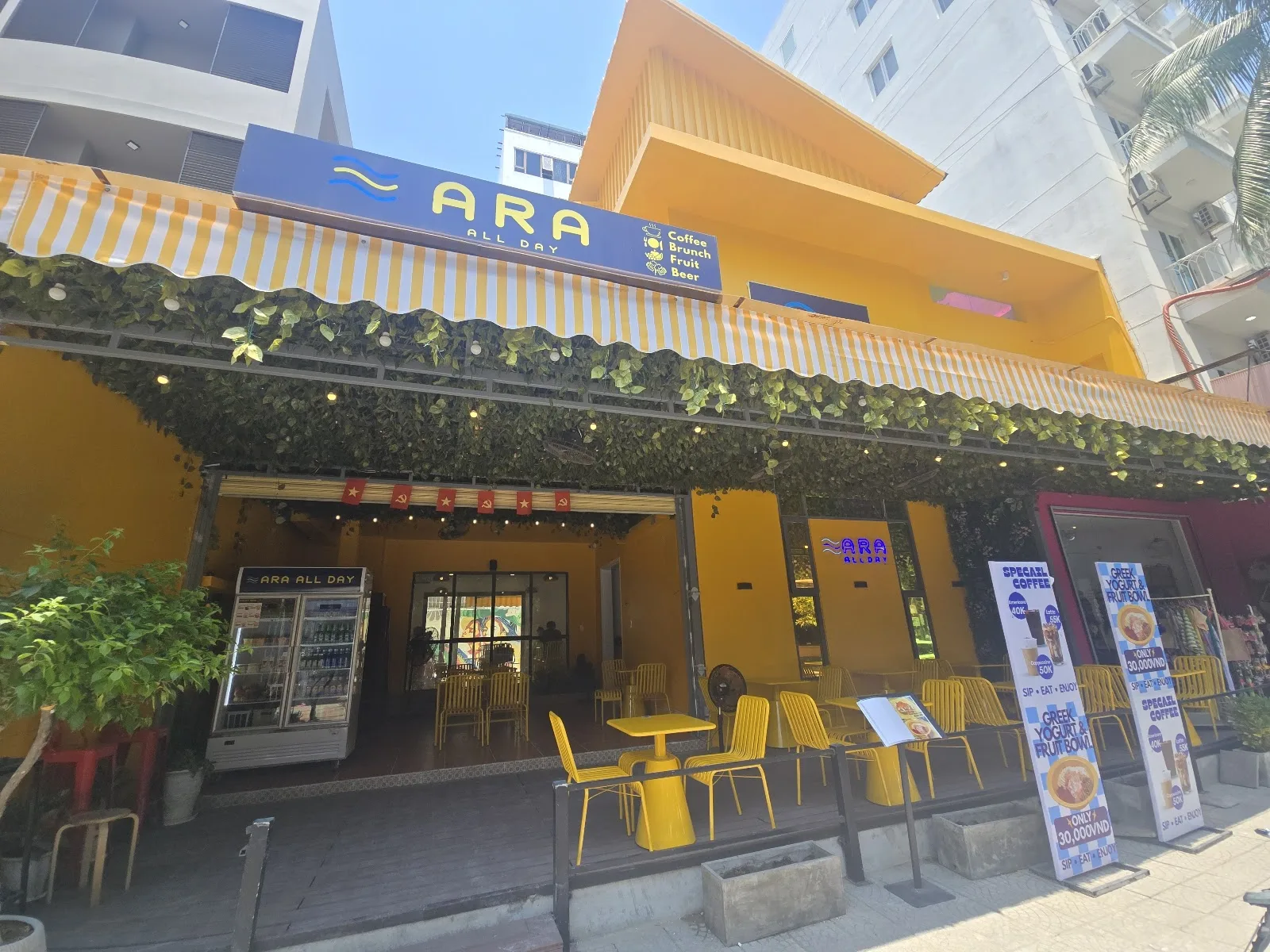 Ara All Day – Unique Coffee Shop Brunch with a Pool