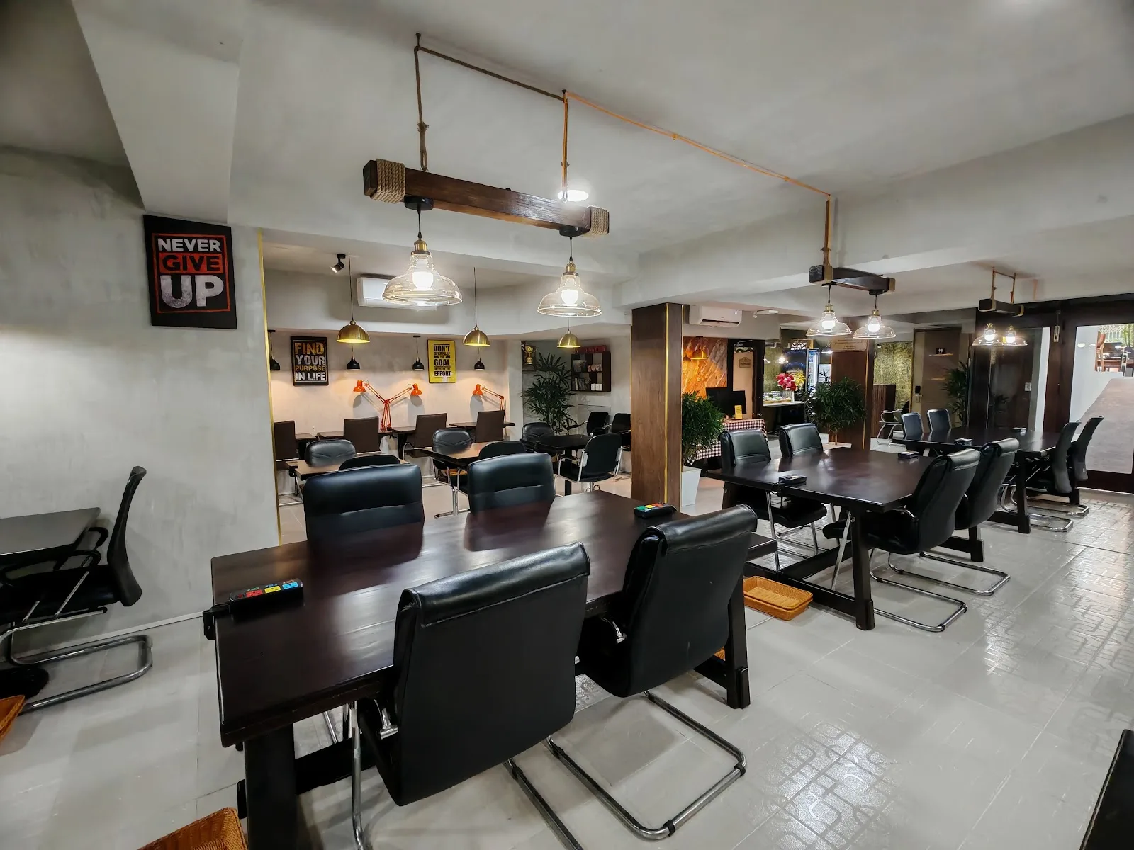 Nest Coffee & Co-Working Space – Quán Cafe Học Bài, Làm Việc Yên Tĩnh ở Phan Tứ