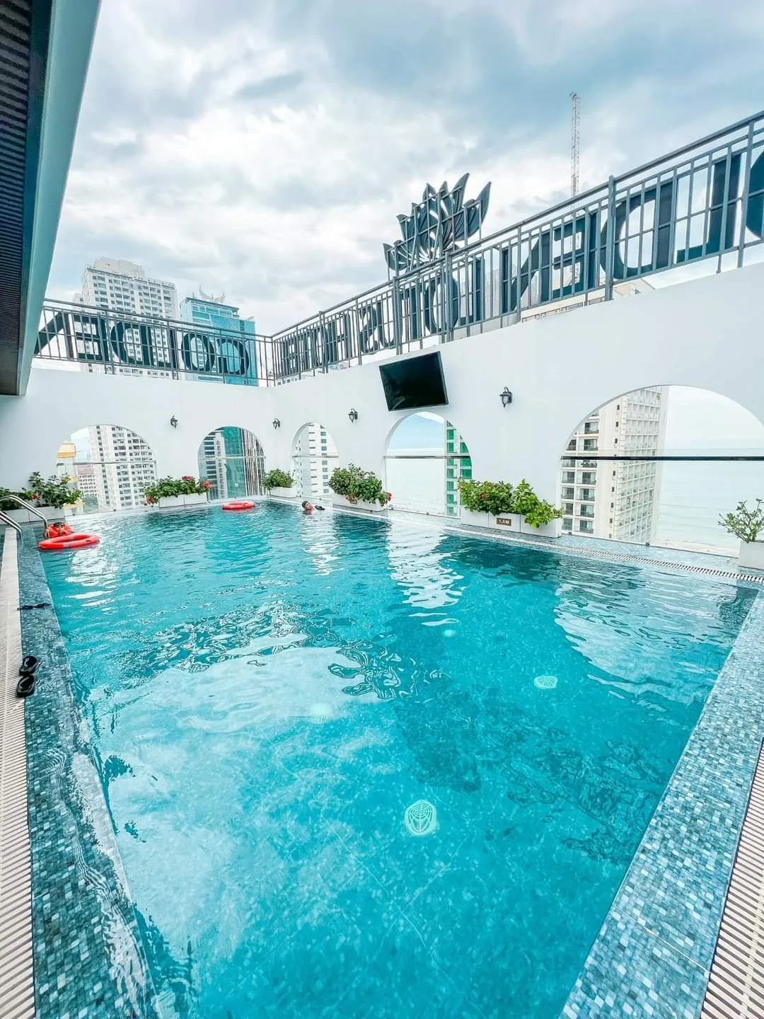 Golden Lotus Hotel Da Nang: Trải Nghiệm Kỳ Nghỉ Dưỡng View Biển Tuyệt Đẹp
