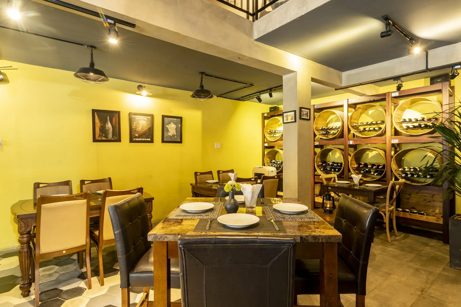 DOM BISTRO