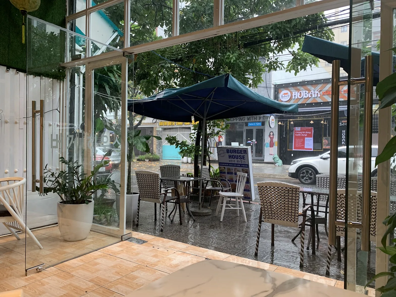 Burger House Da Nang (햄버거) – Burger Chuẩn Vị Mỹ Tươi Ngon